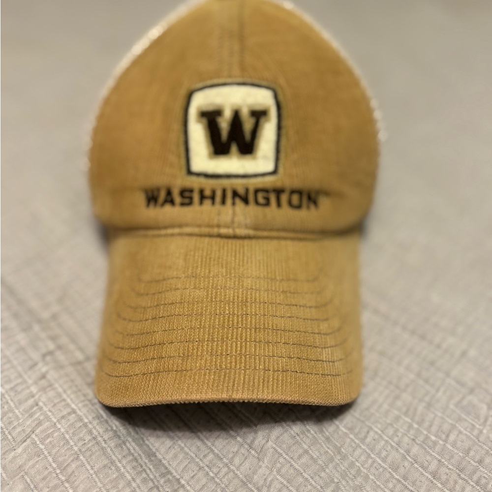 Legacy Washington Huskies Tan Baseball Cap